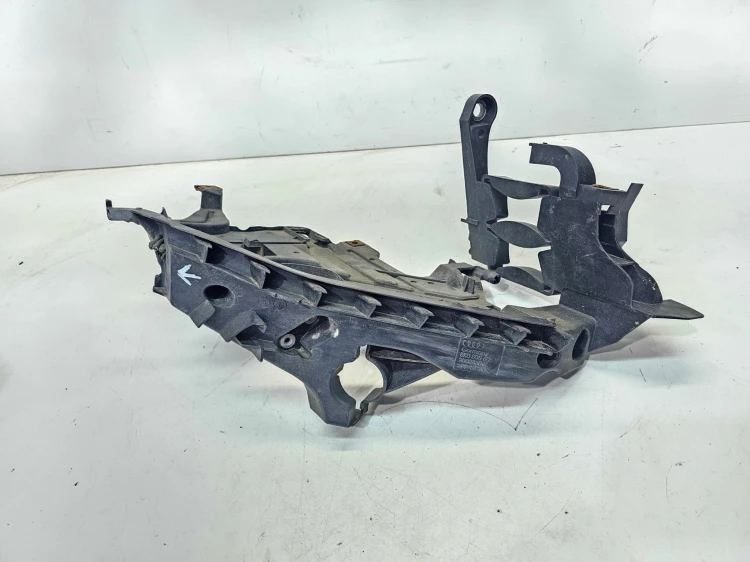 ŚLIZG UCHWYT MOCOWANIE REFLEKTORA PRAWY AUDI A4 B8 8K0805608