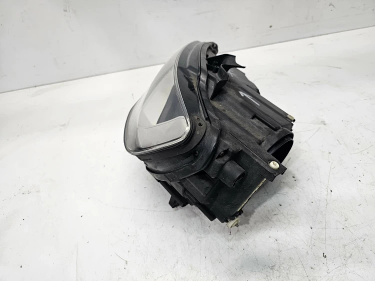 REFLEKTOR LAMPA PRZEDNIA LEWY PRZÓD AUDI A3 8V 8V0941003A UK ***2***