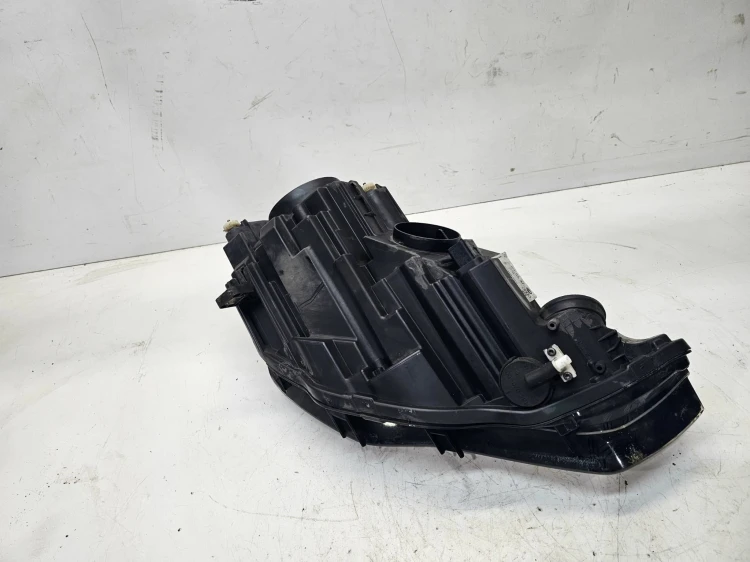 REFLEKTOR LAMPA PRZEDNIA LEWY PRZÓD AUDI A3 8V 8V0941003A UK ***2***