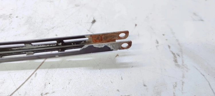 RAMIĘ WYCIERACZKI PRAWE AUDI A4 B6 B7 8E1955408A