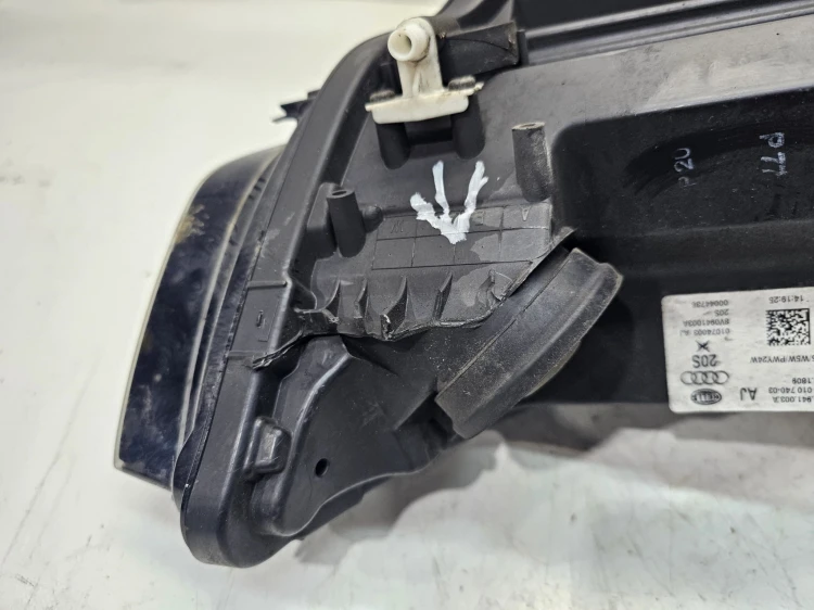 REFLEKTOR LAMPA PRZEDNIA LEWY PRZÓD AUDI A3 8V 8V0941003A UK ***2***