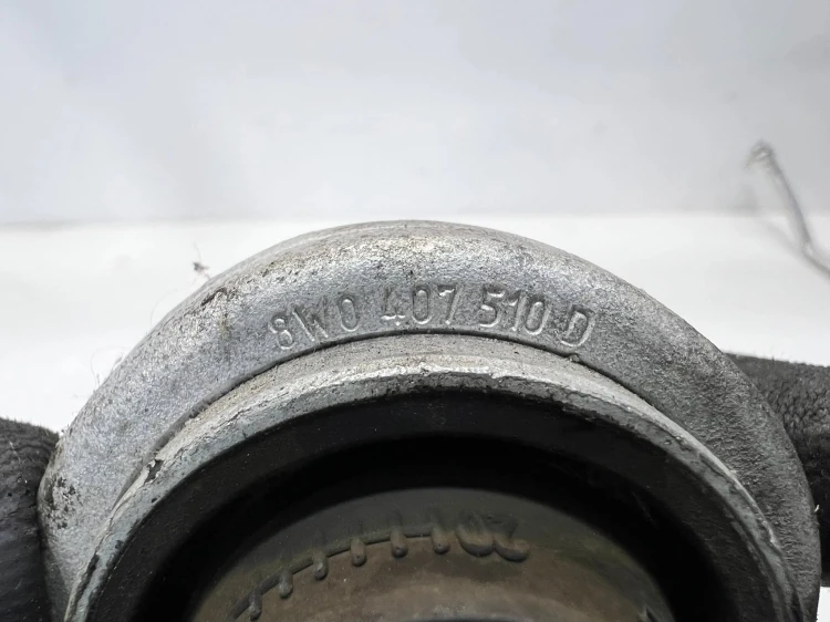 WAHACZ PRAWY PRZÓD GÓRNY AUDI A4 B9 8W0407510D