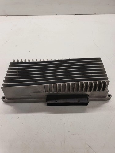 WZMACNIACZ AUDIO AUDI A4 B8 A5 Q5 8R0035223