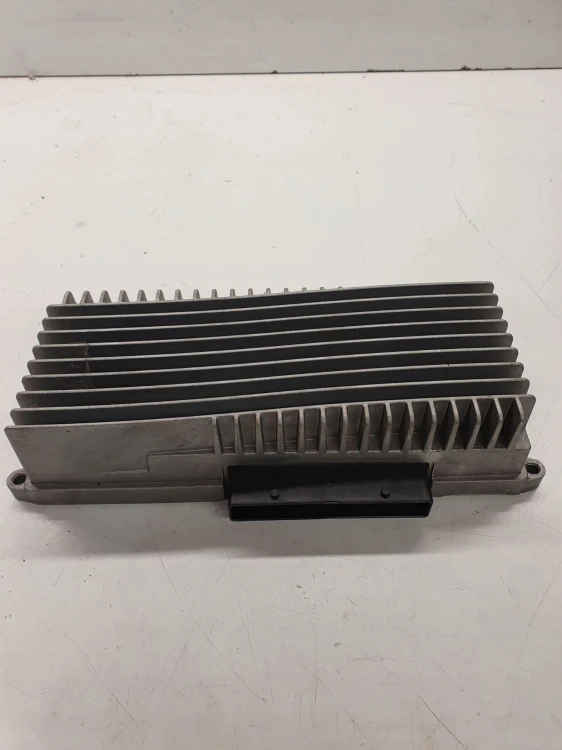 WZMACNIACZ AUDIO AUDI A4 B8 A5 Q5 8R0035223