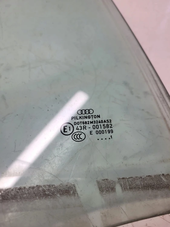 SZYBA BOCZNA DRZWI PRAWY TYŁ AUDI A4 B8 2011R. 8K5 SEDAN ORYGINAŁ !!!
