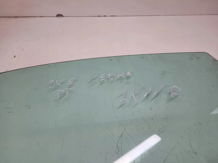 SZYBA BOCZNA DRZWI PRAWY TYŁ AUDI A4 B8 2011R. 8K5 SEDAN ORYGINAŁ !!!