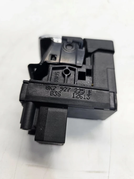 PRZYCISK HAMULCA RĘCZNEGO AUDI A4 B8 Q5 8K2927225E