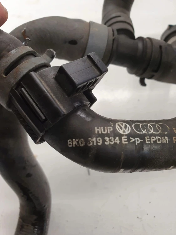 WĄŻ RURA WODY AUDI A4 A5 Q5 8K1819334E