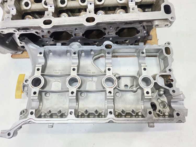 GŁOWICA Z NASADĄ AUDI VOLKSWAGEN SEAT SKODA 1.8 2.0 TFSI 06K403E 06K403E/G