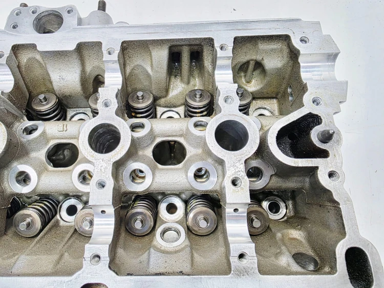 GŁOWICA Z NASADĄ AUDI VOLKSWAGEN SEAT SKODA 1.8 2.0 TFSI 06K403E 06K403E/G