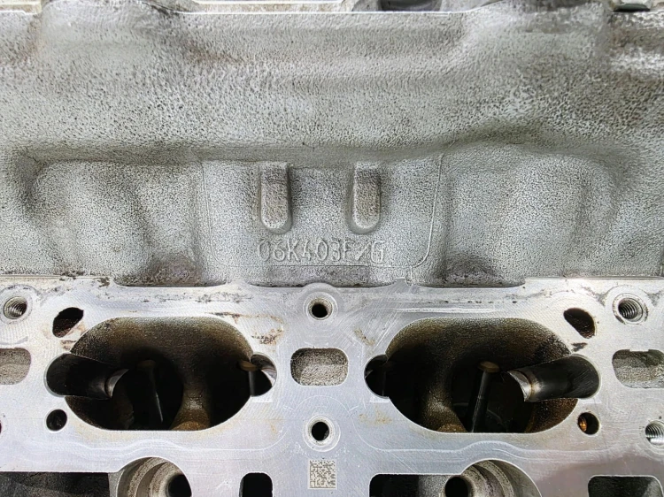 GŁOWICA Z NASADĄ AUDI VOLKSWAGEN SEAT SKODA 1.8 2.0 TFSI 06K403E 06K403E/G