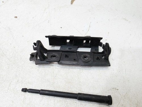 UCHWYT MOCOWANIE ZDERZAKA PRAWY TYŁ AUDI A5 8W SPORTBACK 8W6807890