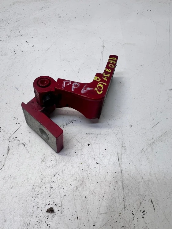 ZAWIAS DRZWI PRAWY AUDI A3 8P A4 B6 B7 8E0831402B