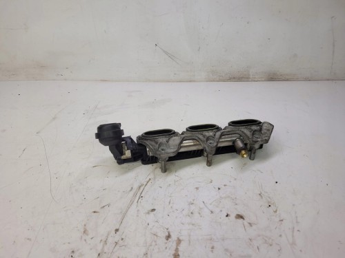 KOLEKTOR SSĄCY AUDI S4 S5 A6 3.0 TFSI 06E133110AB