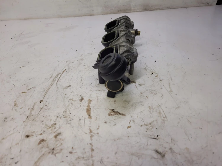 KOLEKTOR SSĄCY AUDI S4 S5 A6 3.0 TFSI 06E133110AB