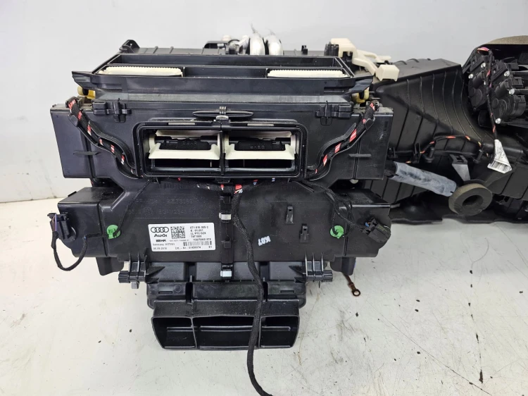 NAGRZEWNICA KOMPLETNA AUDI Q5 8R LIFT PORSCHE 8T1816005C