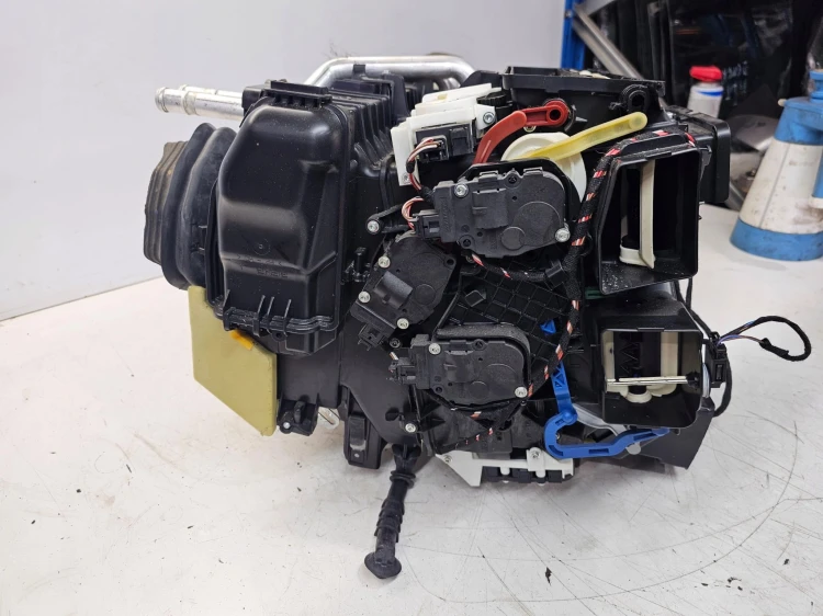 NAGRZEWNICA KOMPLETNA AUDI Q5 8R LIFT PORSCHE 8T1816005C