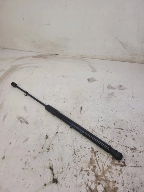 SIŁOWNIK TELESKOP KLAPY TYŁ AUDI A4 B9 8W9827552C