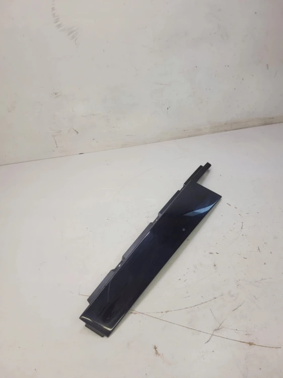 LISTWA OSŁONA DRZWI LEWY TYŁ AUDI A8 D4 4H0839901