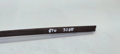 LISTWA ZBIERAJĄCA SZYBY CZOŁOWEJ PRAWA AUDI A5 8T 8T0854328A