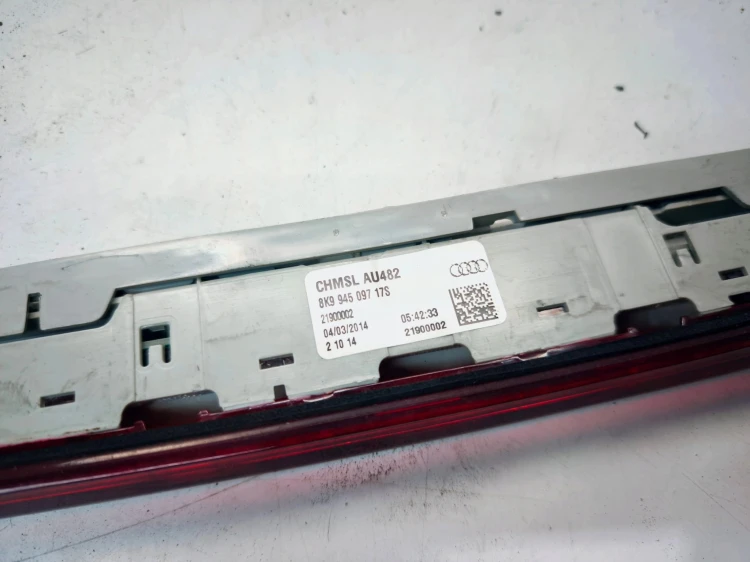 ŚWIATŁO STOP STOPU TRZECIE AUDI A4 B8 AVANT 8K9945097