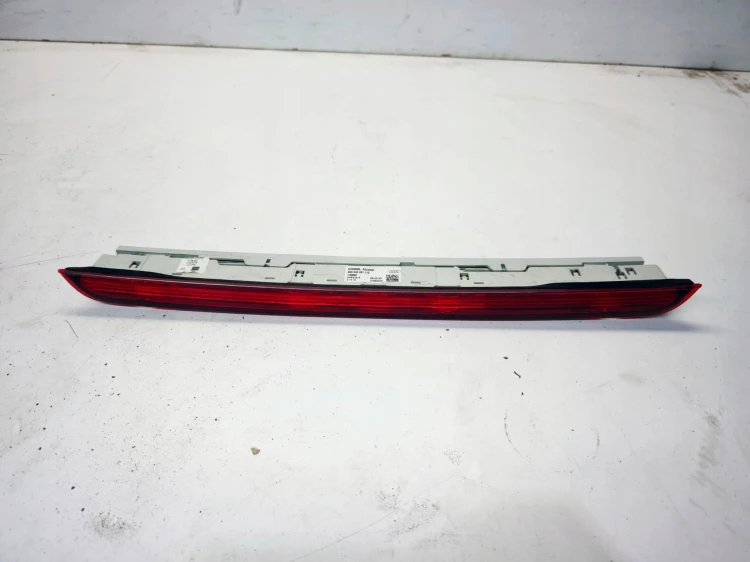 ŚWIATŁO STOP STOPU TRZECIE AUDI A4 B8 AVANT 8K9945097