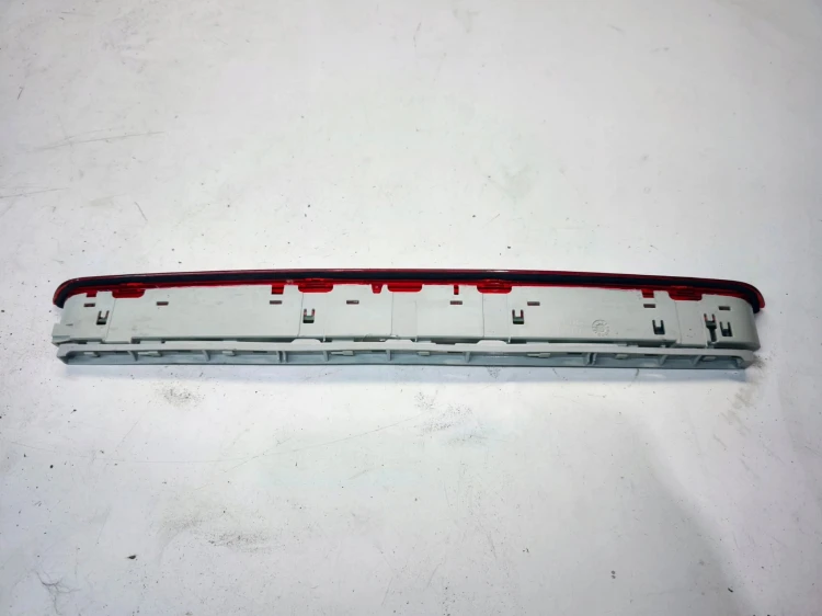 ŚWIATŁO STOP STOPU TRZECIE AUDI A4 B8 AVANT 8K9945097