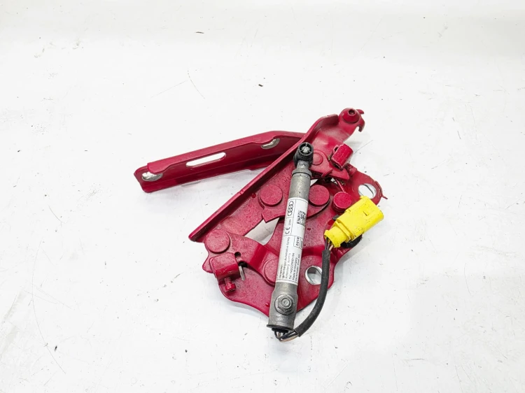 ZAWIAS MASKI PRAWY + NABÓJ AUDI A3 8V LIFT 8V0823302F 8V0823823F LY3U