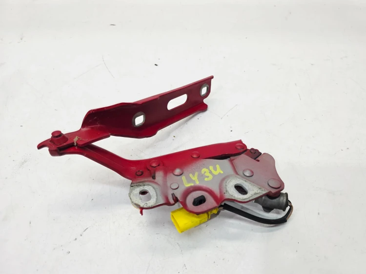 ZAWIAS MASKI PRAWY + NABÓJ AUDI A3 8V LIFT 8V0823302F 8V0823823F LY3U