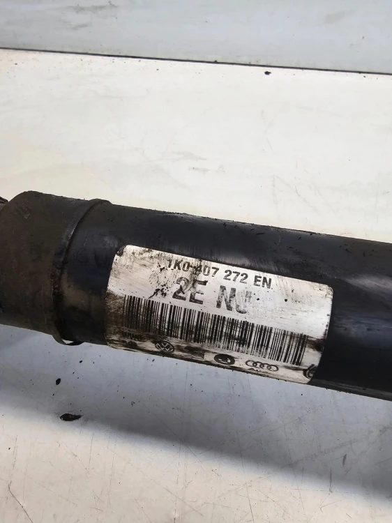 PÓŁOŚ PRAWA AUDI VW SEAT SKODA 1K0407272EN