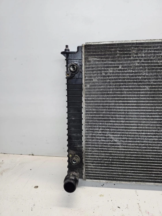 CHŁODNICA WODY 2.0 TDI AUDI A6 C6 4F0121251P AUTOMAT