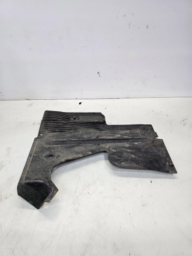 OSŁONA PODWOZIA AUDI A6 C6 PRAWA 4F0825216A