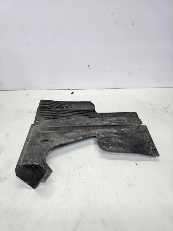 OSŁONA PODWOZIA AUDI A6 C6 PRAWA 4F0825216A