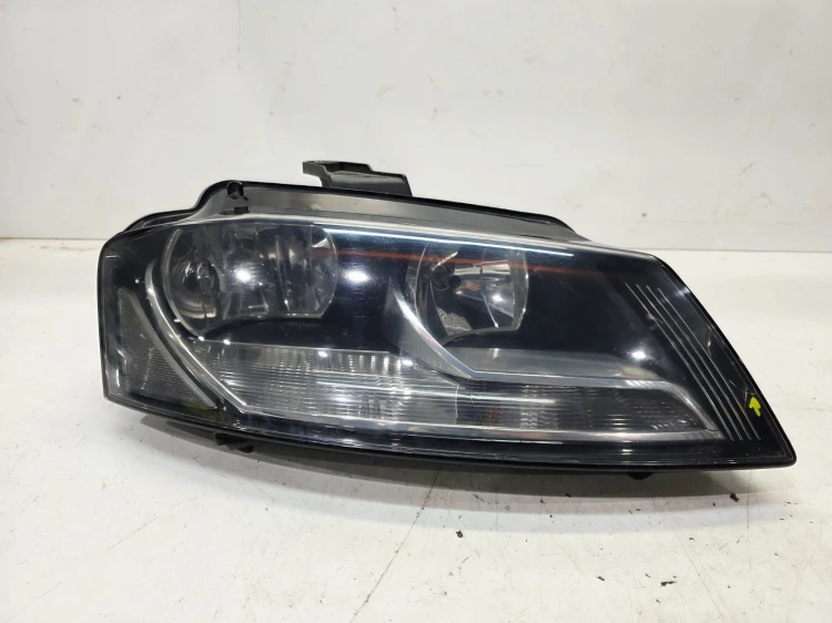 REFLEKTOR LAMPA PRAWY PRZÓD AUDI A3 8P LIFT 8P0941004BC UK 6/26