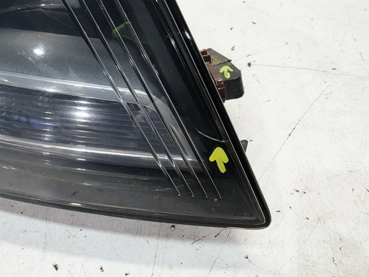 REFLEKTOR LAMPA PRAWY PRZÓD AUDI A3 8P LIFT 8P0941004BC UK 6/26