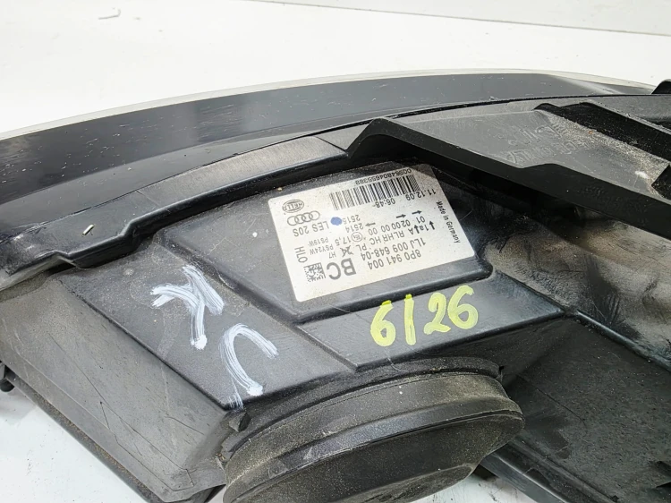 REFLEKTOR LAMPA PRAWY PRZÓD AUDI A3 8P LIFT 8P0941004BC UK 6/26