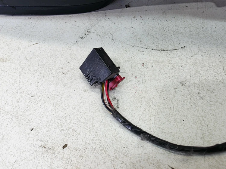 LUSTERKO ZEWNĘTRZNE PRAWE AUDI Q5 8R LZ5A 6 PIN UK