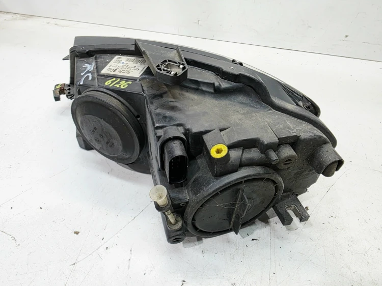 REFLEKTOR LAMPA PRAWY PRZÓD AUDI A3 8P LIFT 8P0941004BC UK 6/26