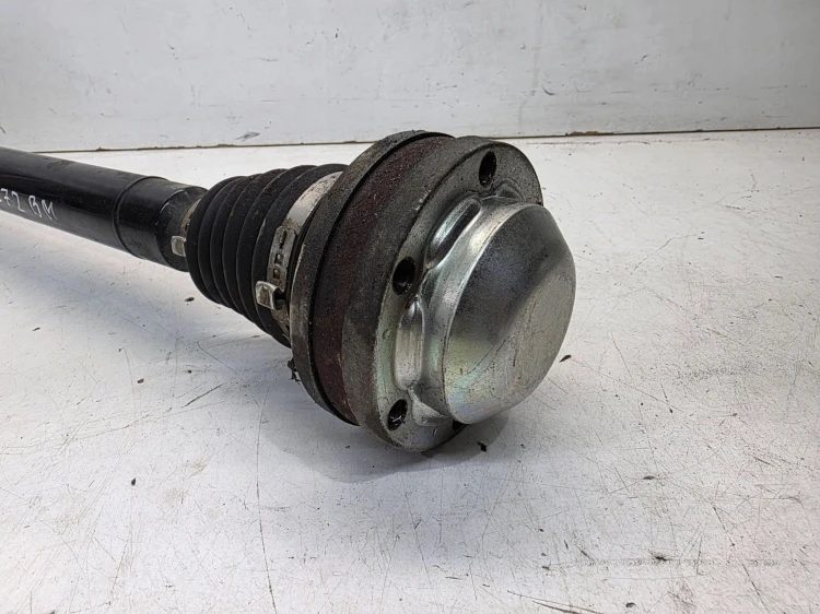 PÓŁOŚ PRAWA DŁUGA AUDI A3 8V VOLKSWAGEN SEAT SKODA 5Q0407272BM