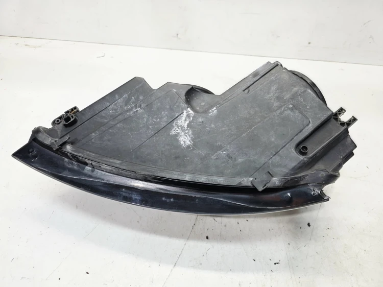 REFLEKTOR LAMPA PRAWY PRZÓD AUDI A3 8P LIFT 8P0941004BC UK 6/26