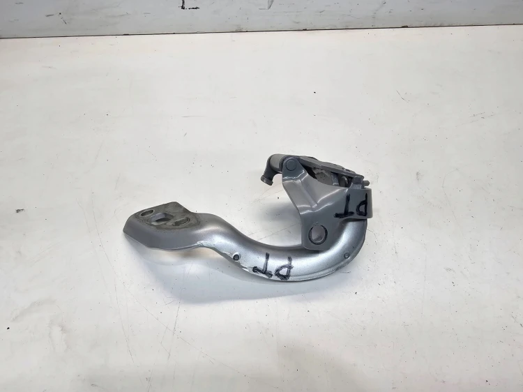 ZAWIAS KLAPY TYŁ PRAWY AUDI A4 B8 AVANT 8K9827300