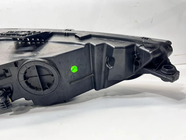 REFLEKTOR LAMPA LEWY PRZÓD AUDI A3 8Y 8Y0941011D