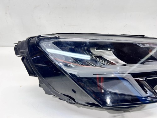 REFLEKTOR LAMPA PRAWY PRZÓD AUDI A3 8Y 8Y0941012D