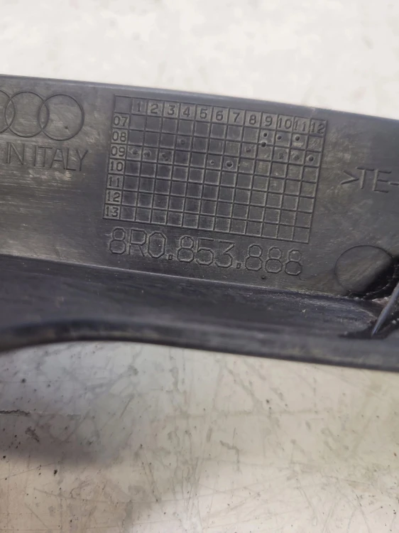 CHLAPACZ SPOJLERA PRAWY AUDI Q5 8R 8R0853888
