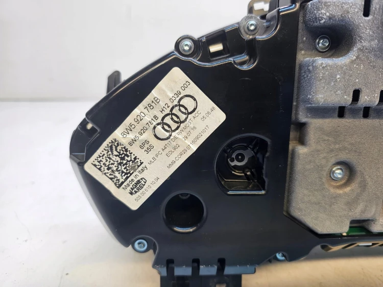 LICZNIK ZEGARY AUDI A4 B9 2.0 TDI 8W5920781B EUROPA