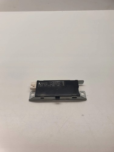 WZMACNIACZ ANTENOWY AUDI A4 B8 A5 Q5 8K9035225