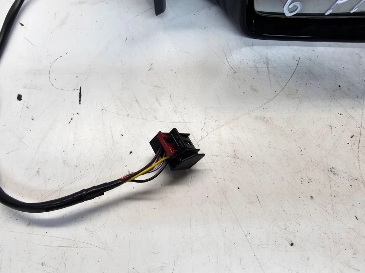 LUSTERKO ZEWNĘTRZNE PRAWE AUDI Q3 8U 6 PIN LY9B UK