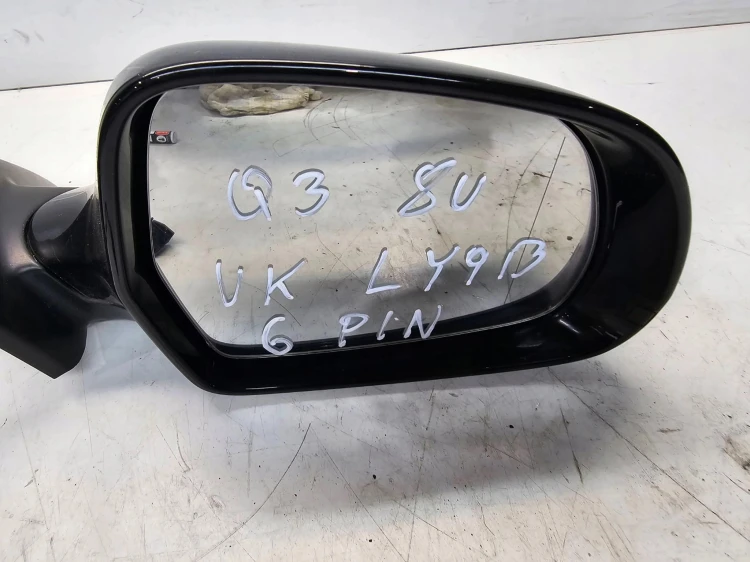 LUSTERKO ZEWNĘTRZNE PRAWE AUDI Q3 8U 6 PIN LY9B UK