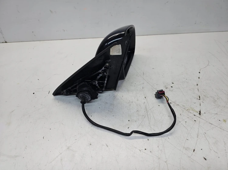 LUSTERKO ZEWNĘTRZNE PRAWE AUDI Q3 8U 6 PIN LY9B UK