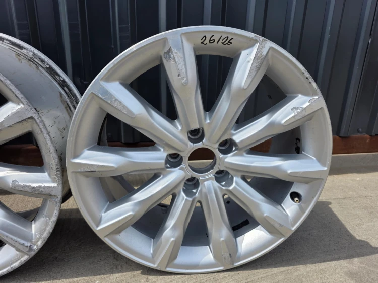 FELGA FELGI VW AUDI SKODA A3 A4 A6 8.0J R18 ET26 8K0601025AD 26/26 KOMPLET